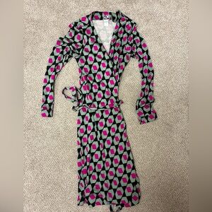 Like new, Diane Von Furstenberg Pink and Black Geometric Wrap Dress